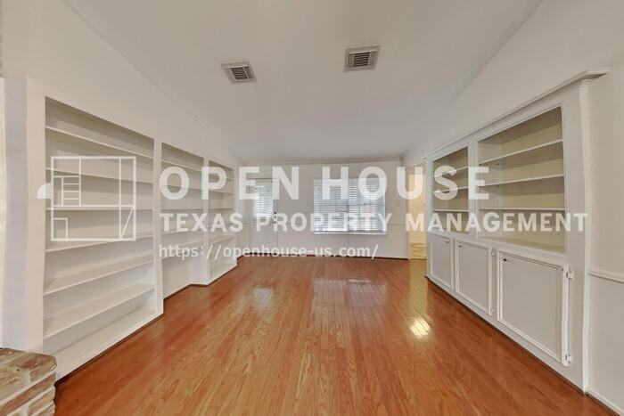 2137 Parkdale Dr - Photo 5 of 22