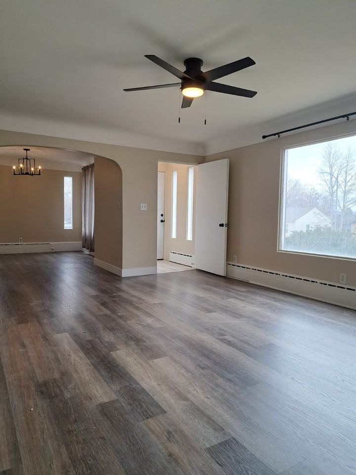 1029 Yale Ave #1 - Photo 4 of 26