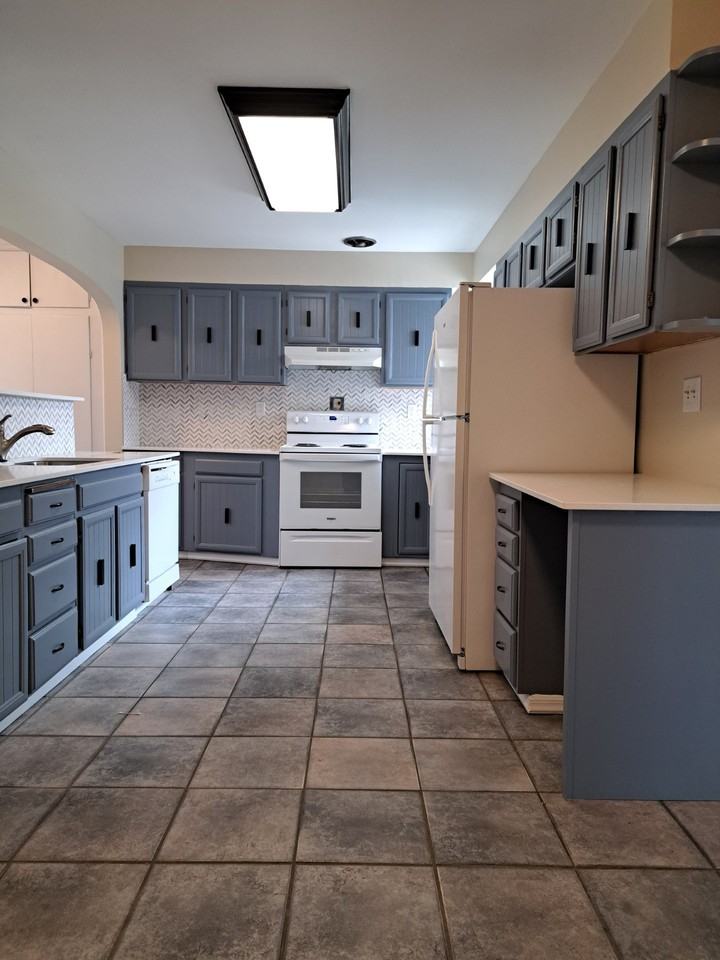 1029 Yale Ave #1 - Photo 6 of 26