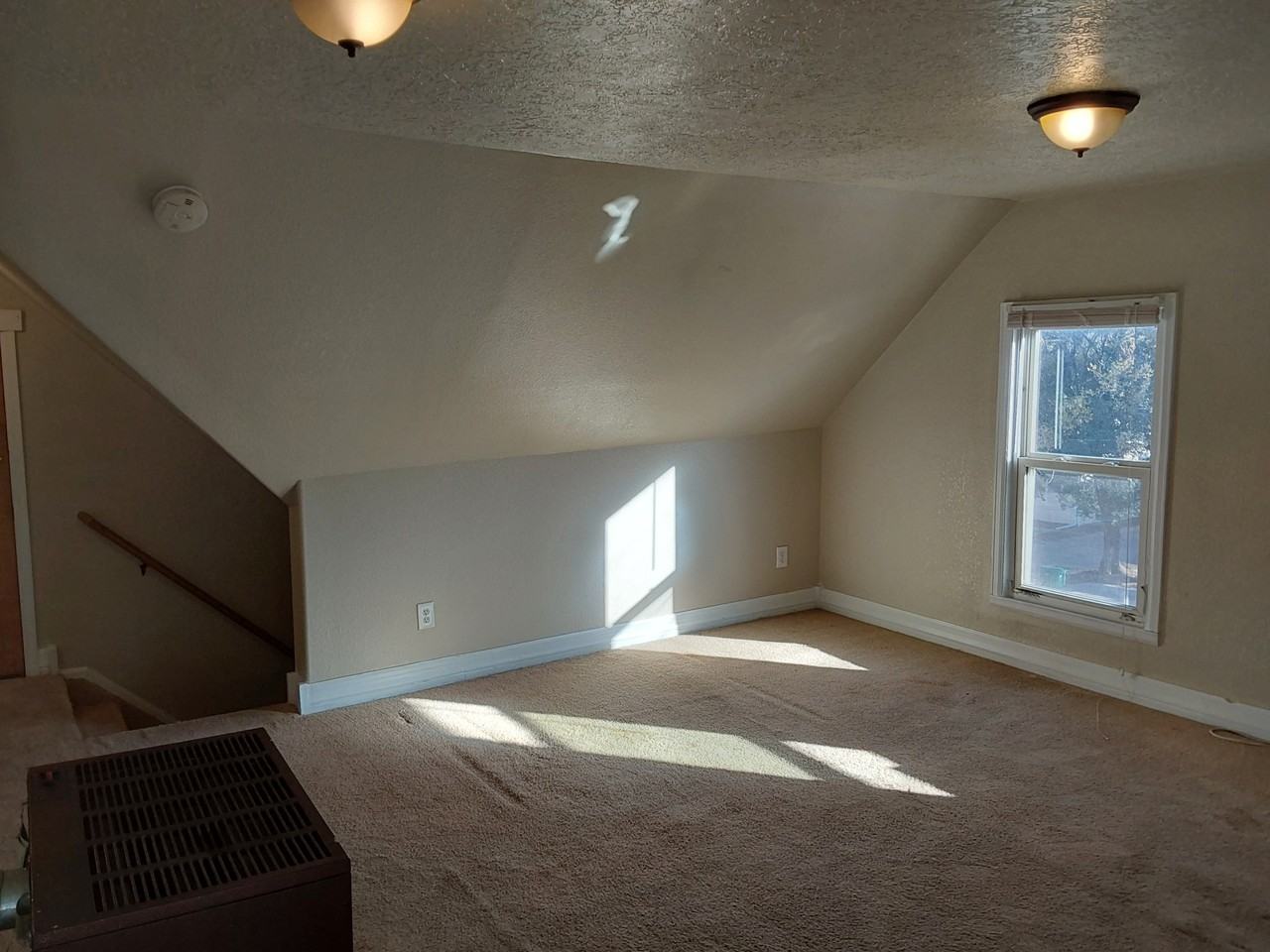 1431 11th St #C - Photo 4 of 14