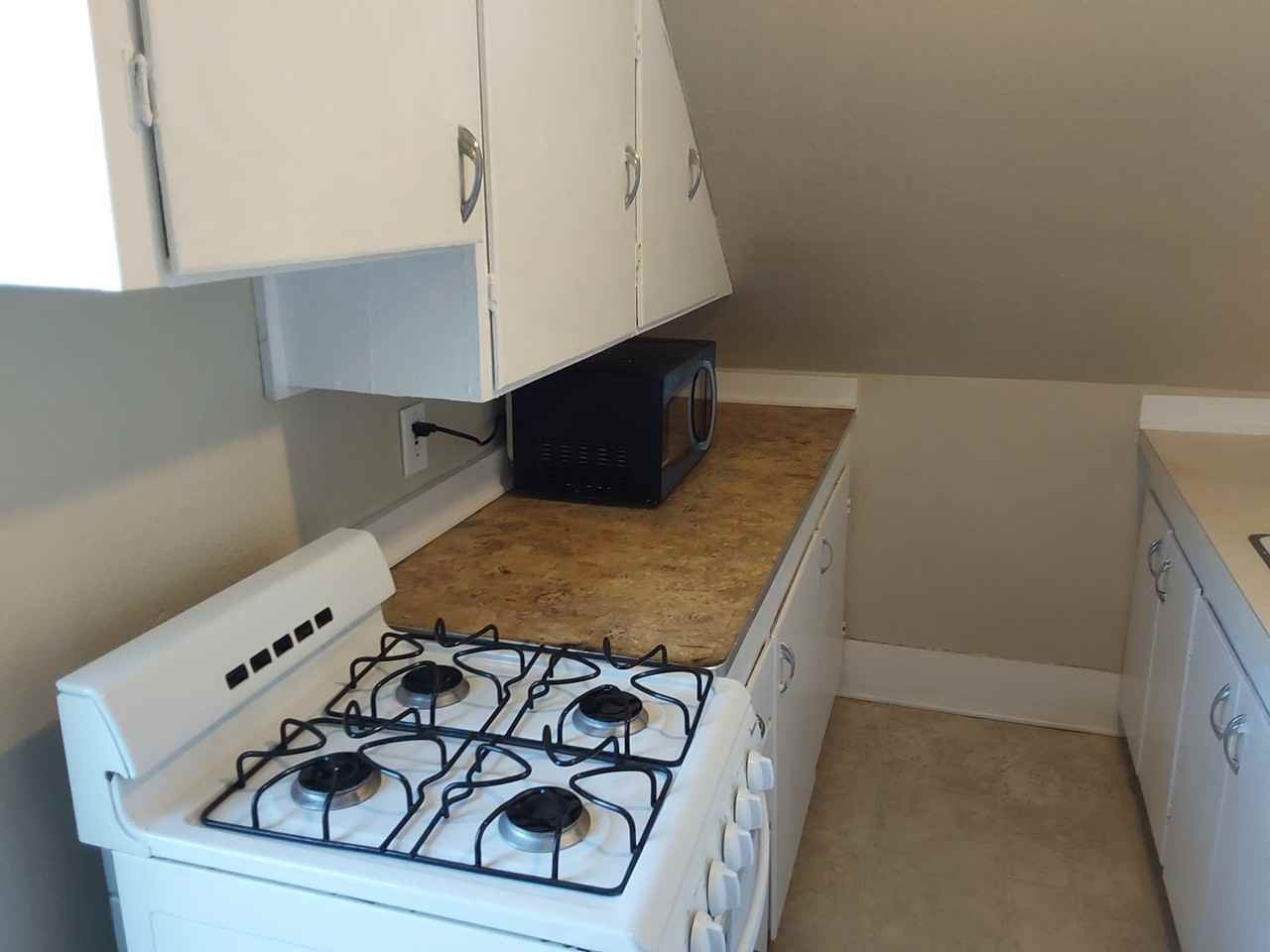 1431 11th St #C - Photo 6 of 14