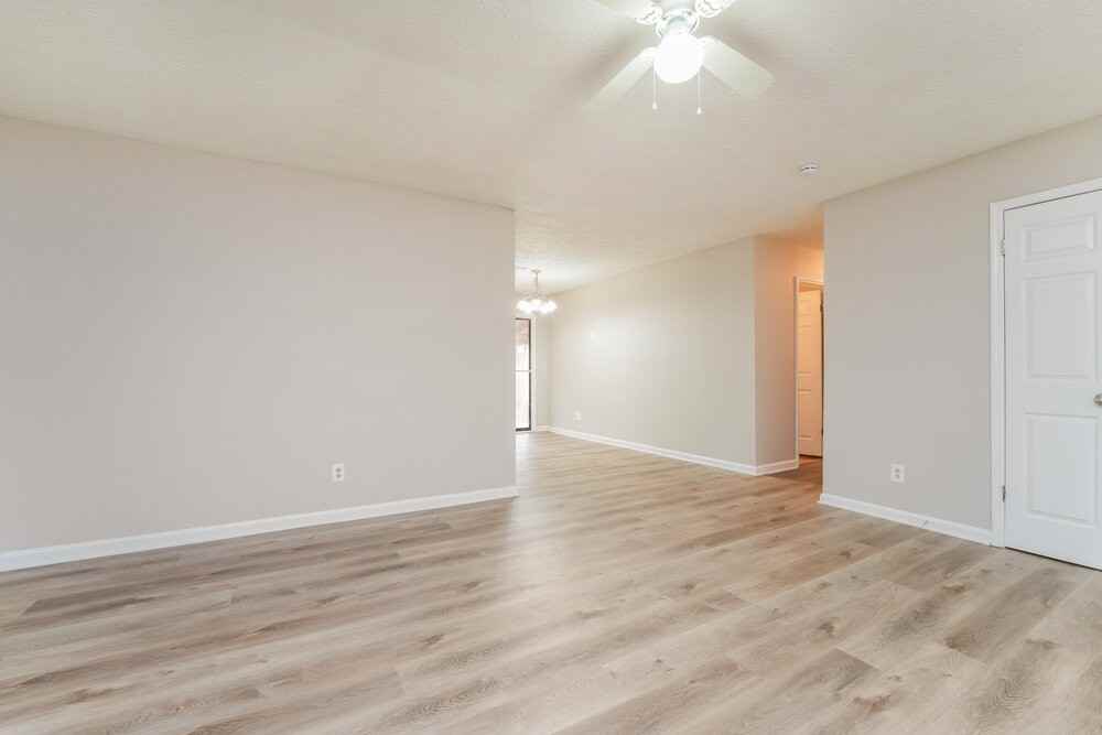 4964 Galbraith Cir - Photo 4 of 16