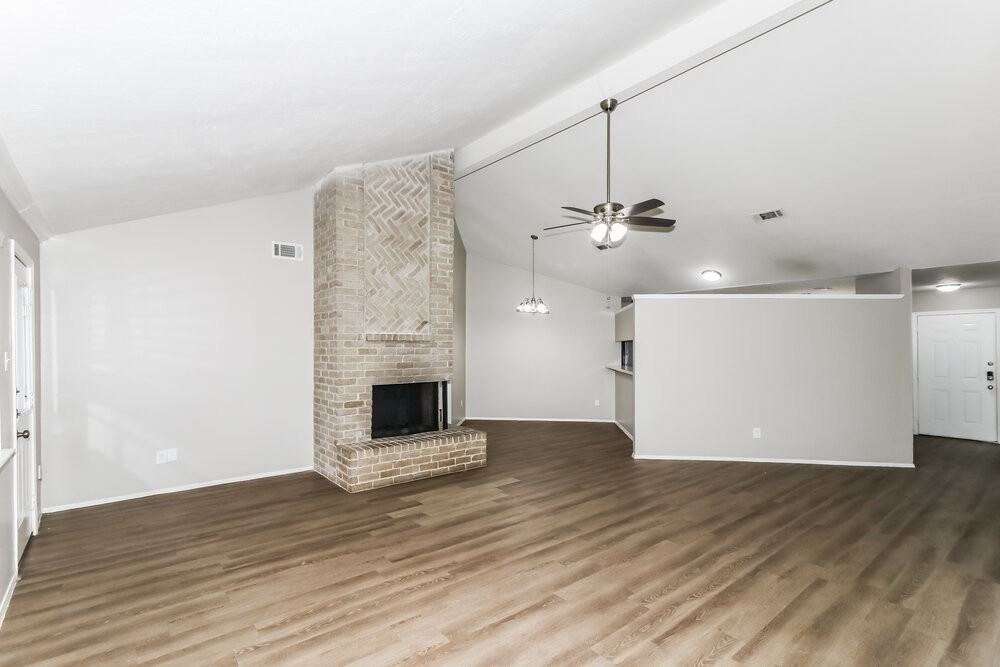 2406 Heathergold Dr - Photo 4 of 16