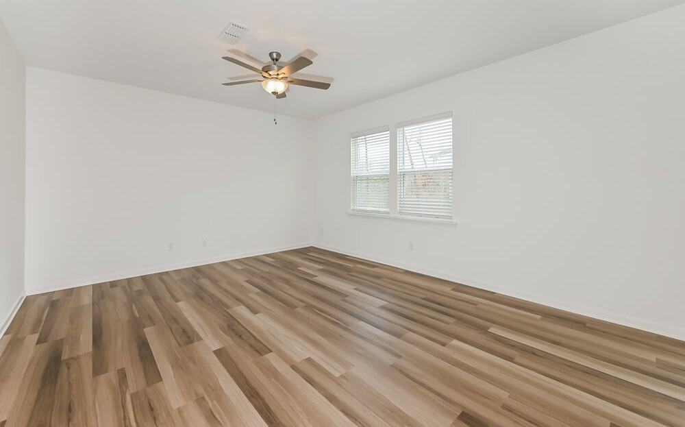 3114 Whitman Ct Se - Photo 4 of 17