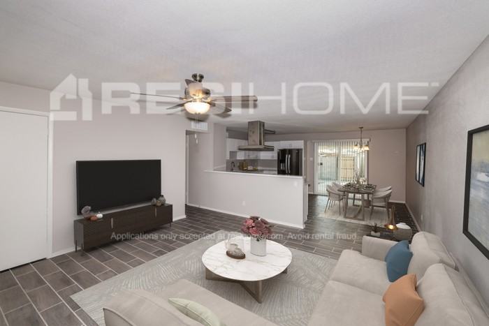 14058 N 47th Ave - Photo 4 of 16