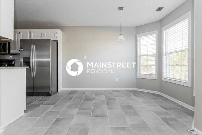 1005 Maria Dr - Photo 3 of 15