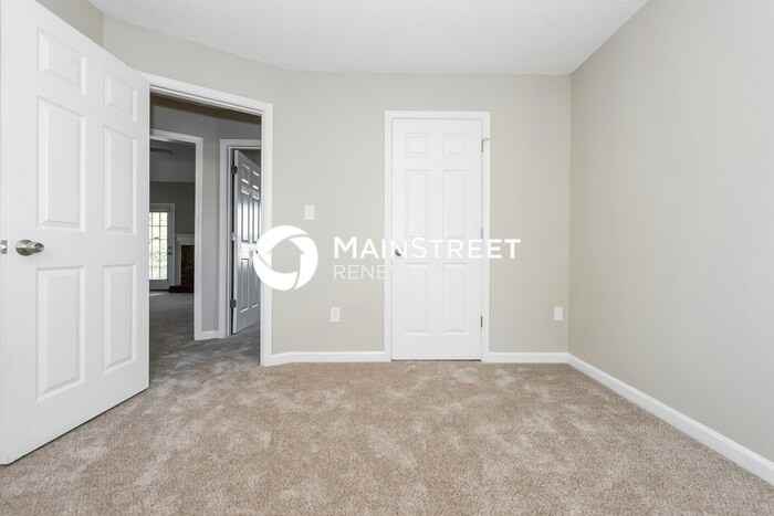 1005 Maria Dr - Photo 7 of 15