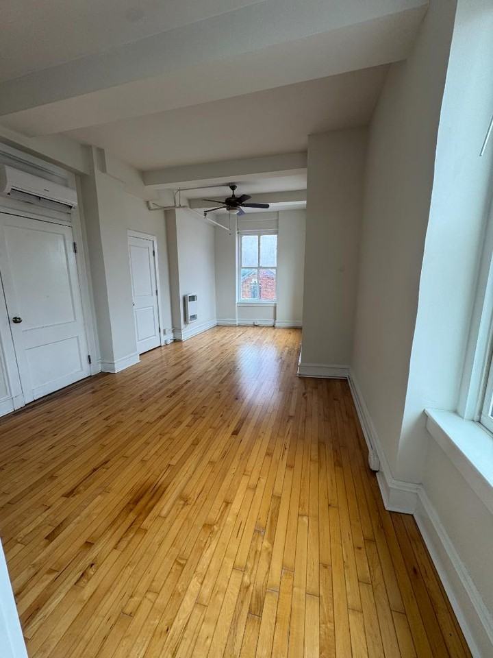 Courthouse View Apartments - Photo 2 of 11