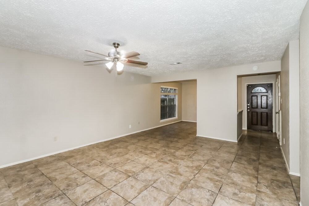 14214 Bateau Dr - Photo 4 of 16