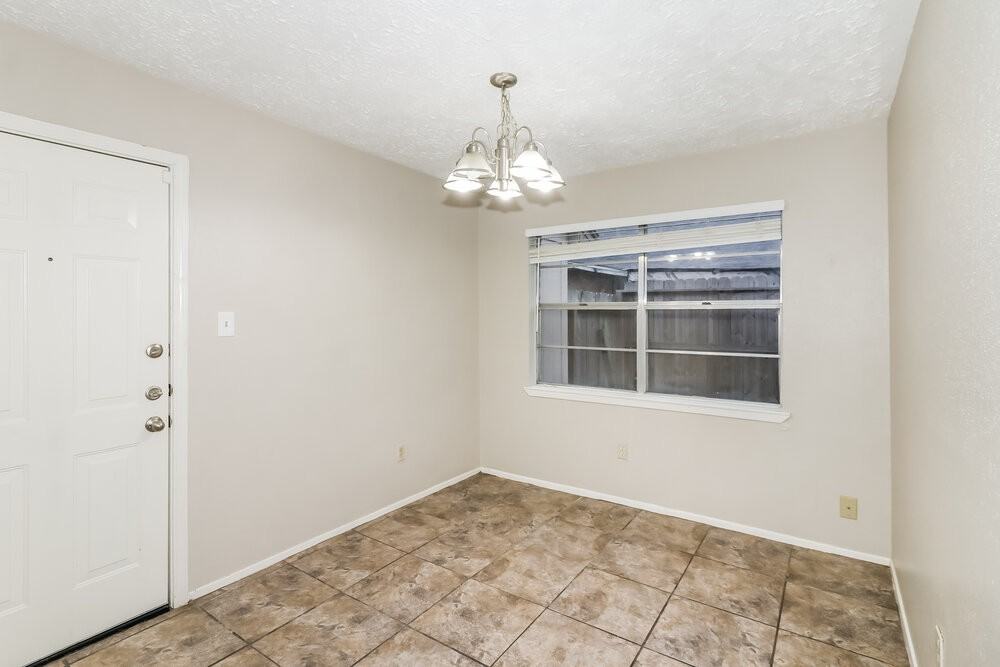 14214 Bateau Dr - Photo 5 of 16