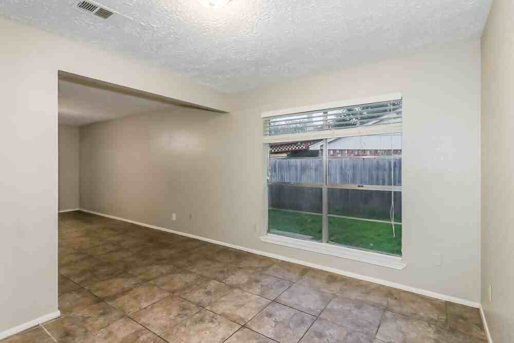 14214 Bateau Dr - Photo 6 of 16