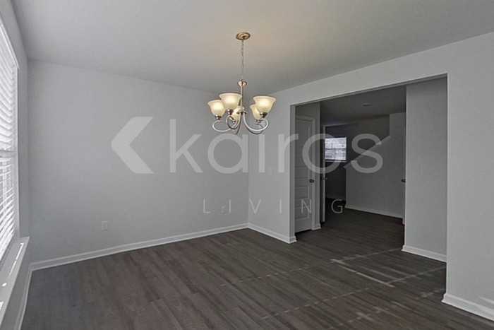 301 Hemlock Ct - Photo 2 of 22