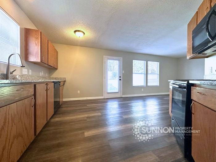 1424 Prairie Valley Dr - Photo 5 of 20