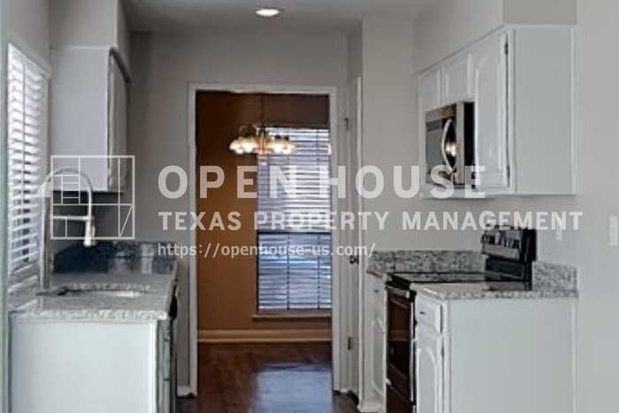 1203 Creekwood Ct - Photo 6 of 23