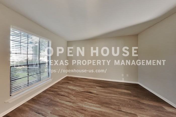 15803 Maple Manor Dr - Photo 4 of 23