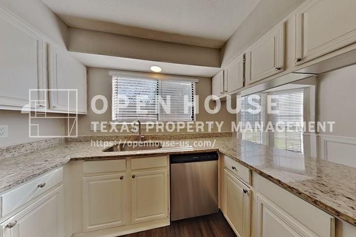 15803 Maple Manor Dr - Photo 6 of 23