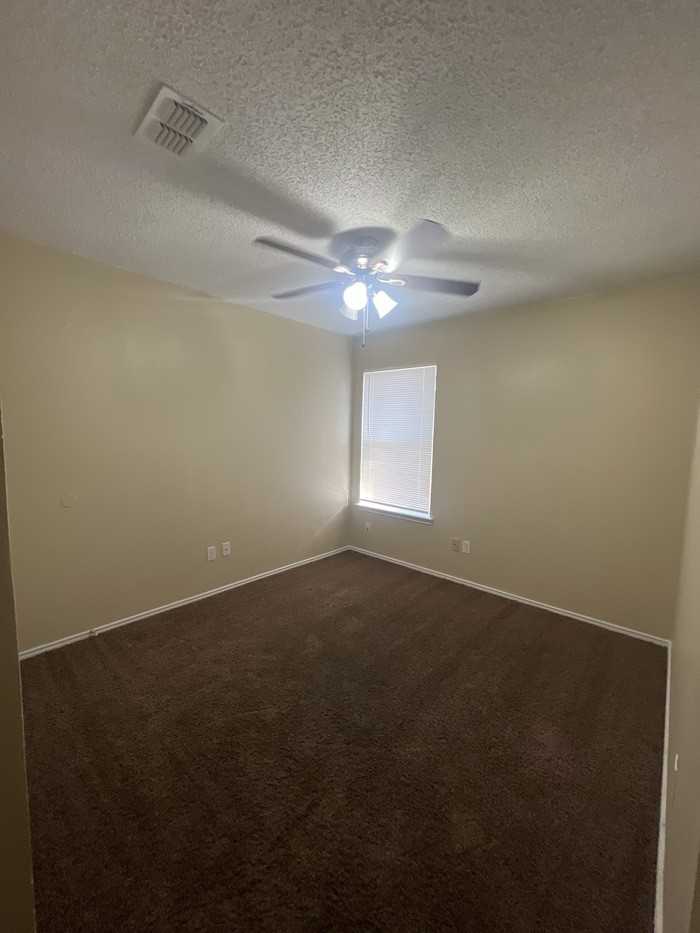 10409 Pleasant Mound Dr - Photo 5 of 19