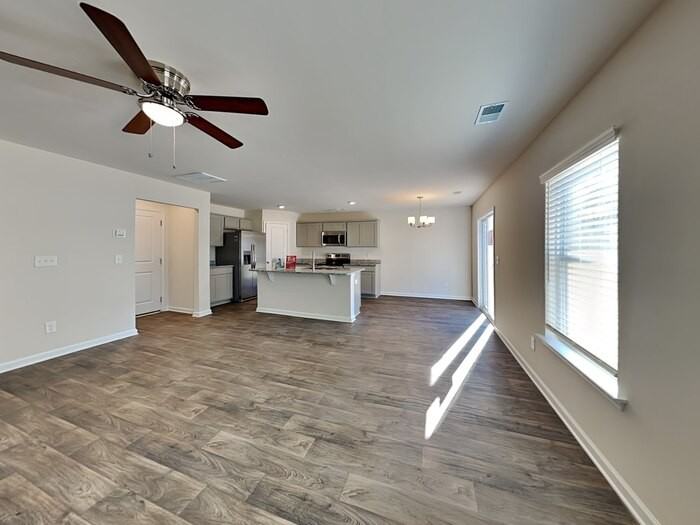 114 Boat Club Ln - Photo 5 of 24