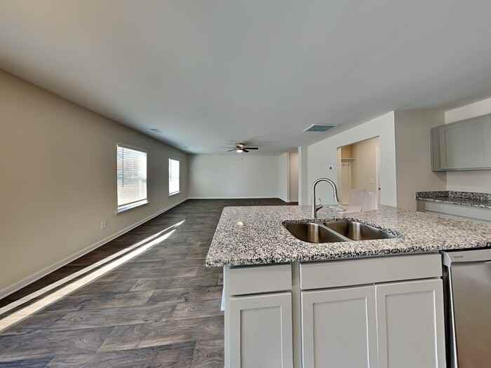 114 Boat Club Ln - Photo 7 of 24