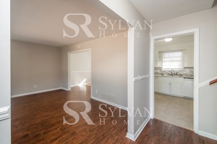 1642 Marley Dr - Photo 4 of 16