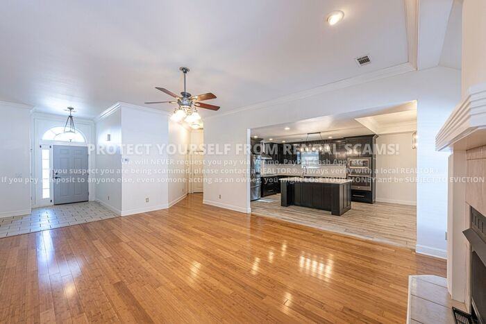 4986 Indian Oaks Trl - Photo 4 of 17