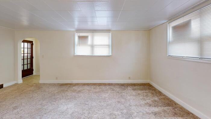 510 2nd Ave Nw #2 - Photo 6 of 10