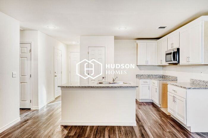 1209 N Van Buren St - Photo 5 of 14