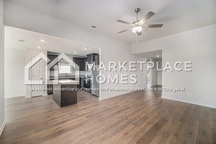 933 Burlington Ave - Photo 4 of 21