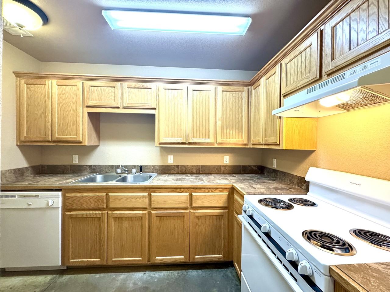 374 Creek St #B - Photo 4 of 9