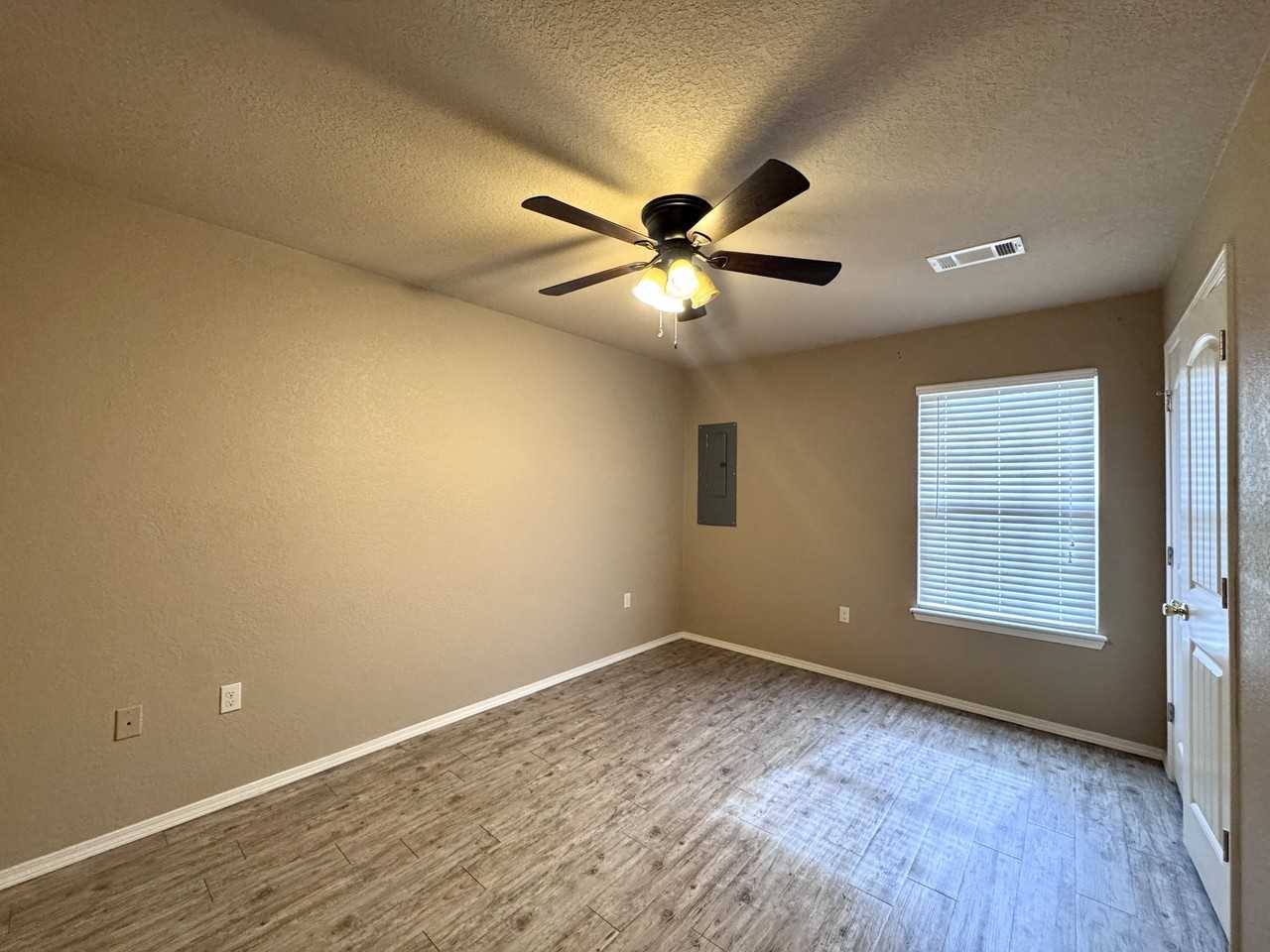 374 Creek St #B - Photo 7 of 9