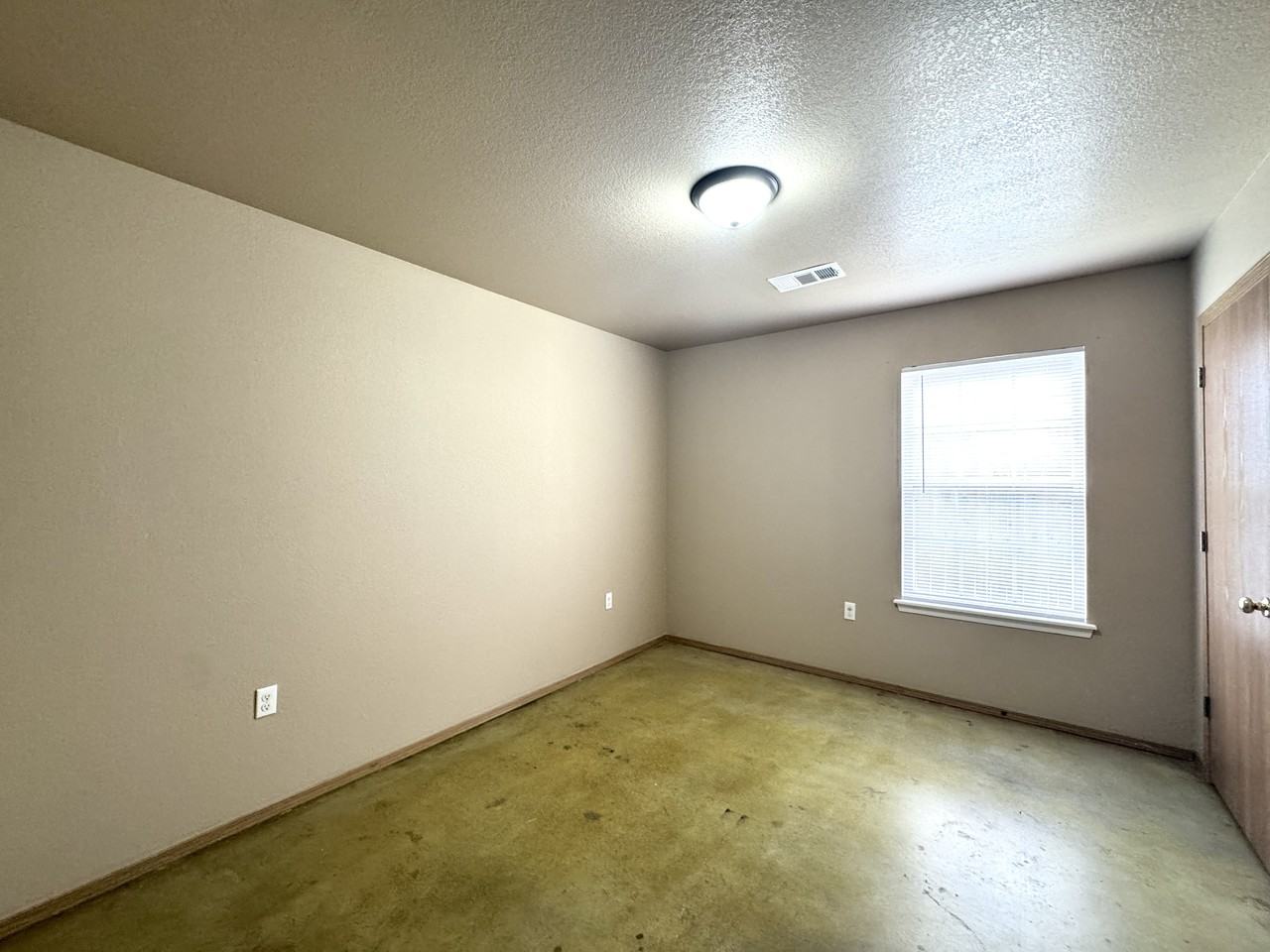 386 Creek St #A - Photo 6 of 10