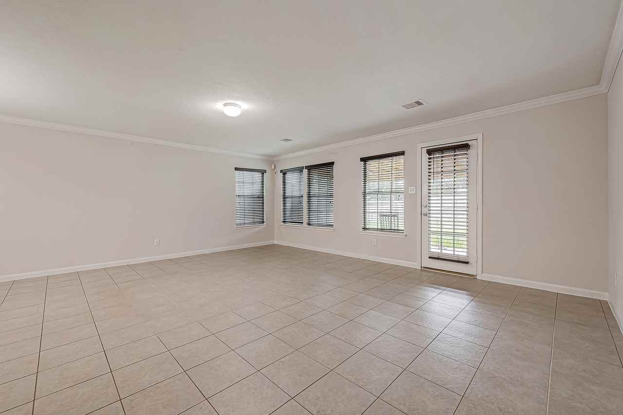 18703 Cinnamon Ash Ct #NA - Photo 4 of 16