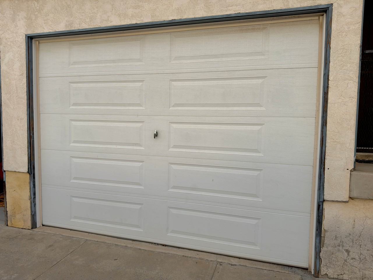 2931 E 19th St #E - Photo 3 of 10