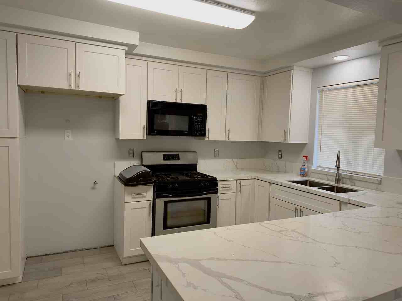 2931 E 19th St #E - Photo 5 of 10