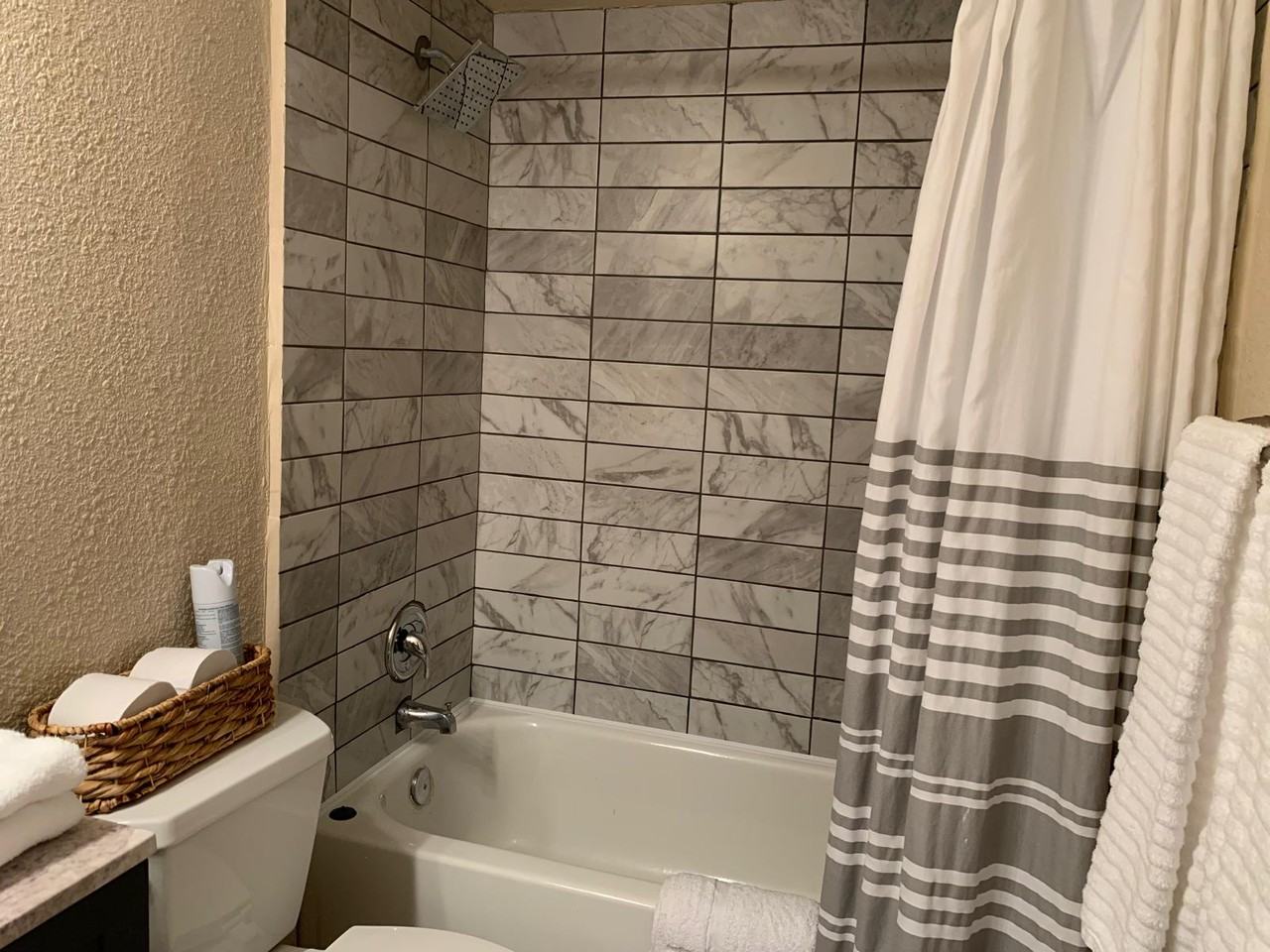 101 Sw 10th Ave #MAIN - Photo 6 of 8