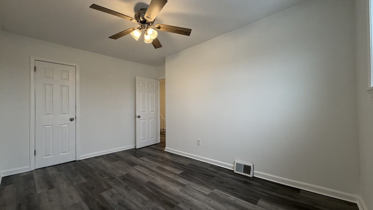 12611 Biscayne Dr #NA - Photo 4 of 16