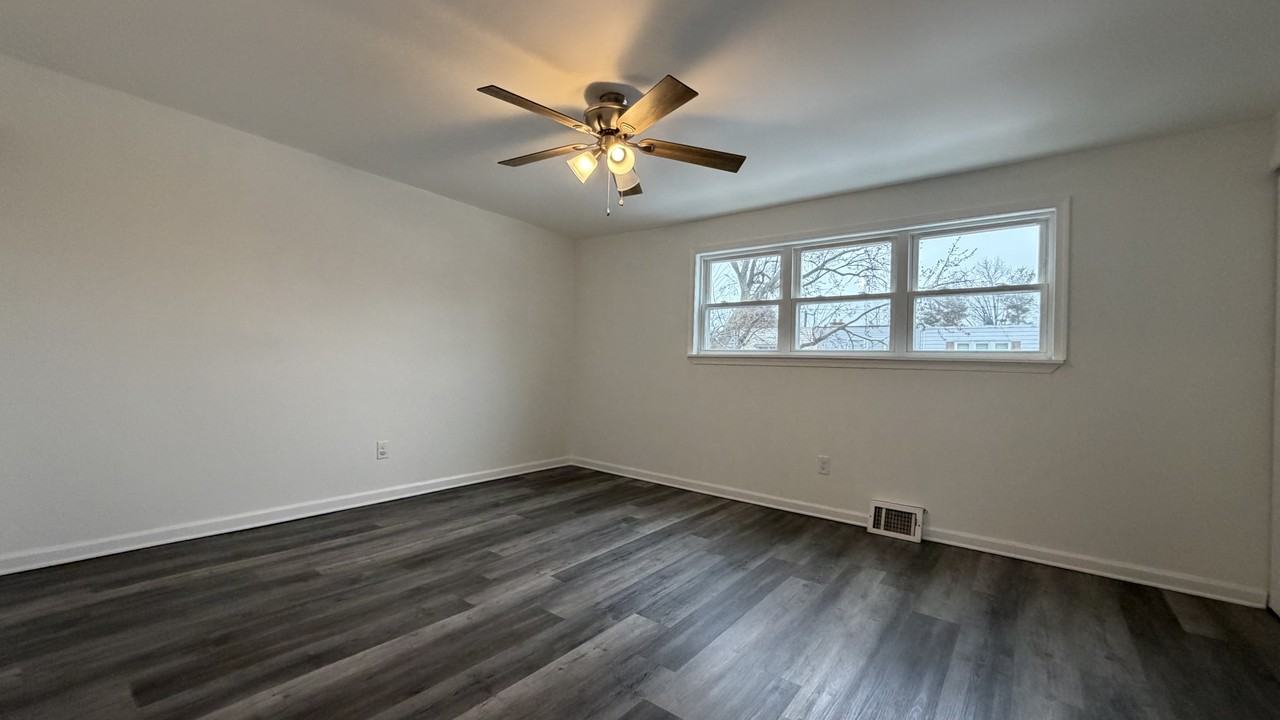 12611 Biscayne Dr #NA - Photo 5 of 16