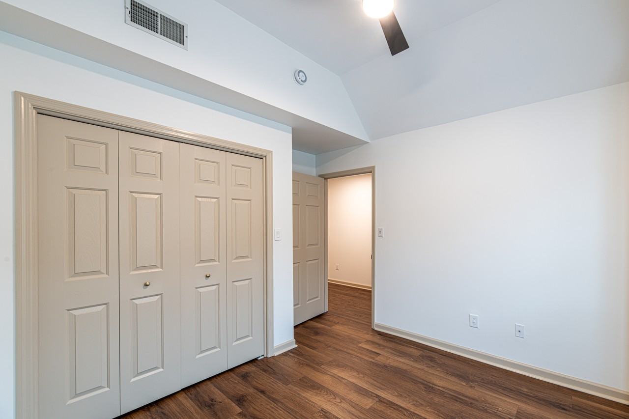 632 Applegate Ln #12 - Photo 4 of 36