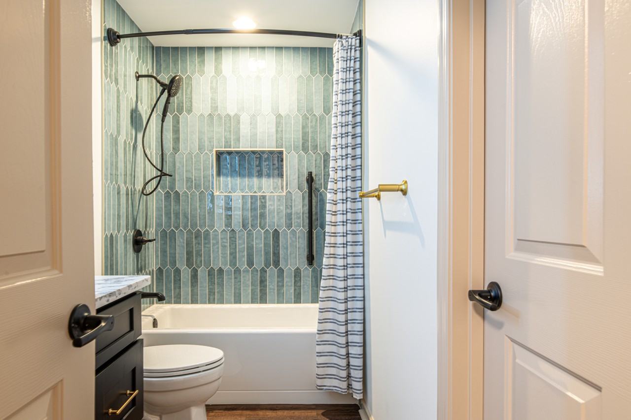 632 Applegate Ln #12 - Photo 6 of 36