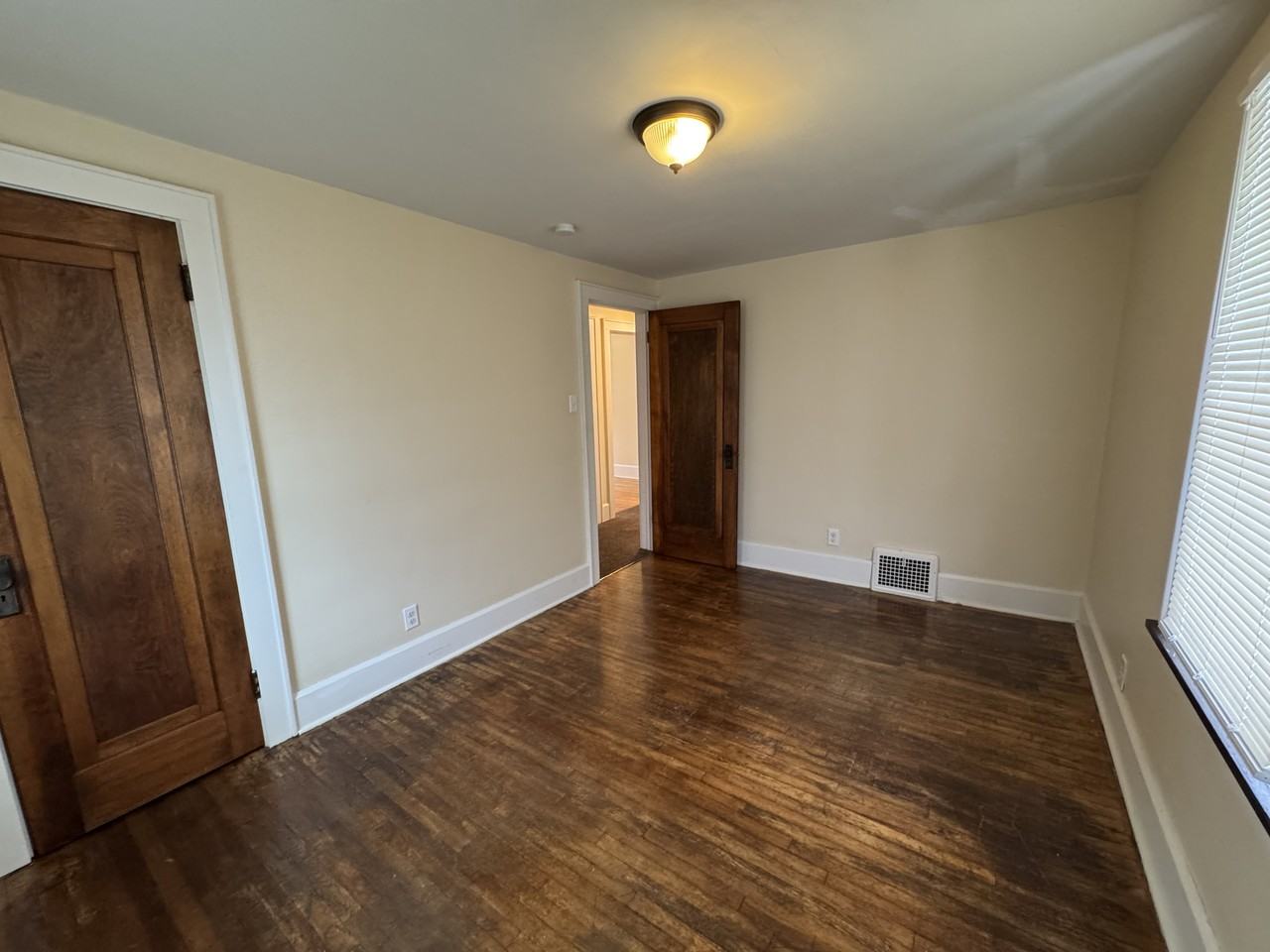 1442 Plain Ave Ne #NA - Photo 5 of 20