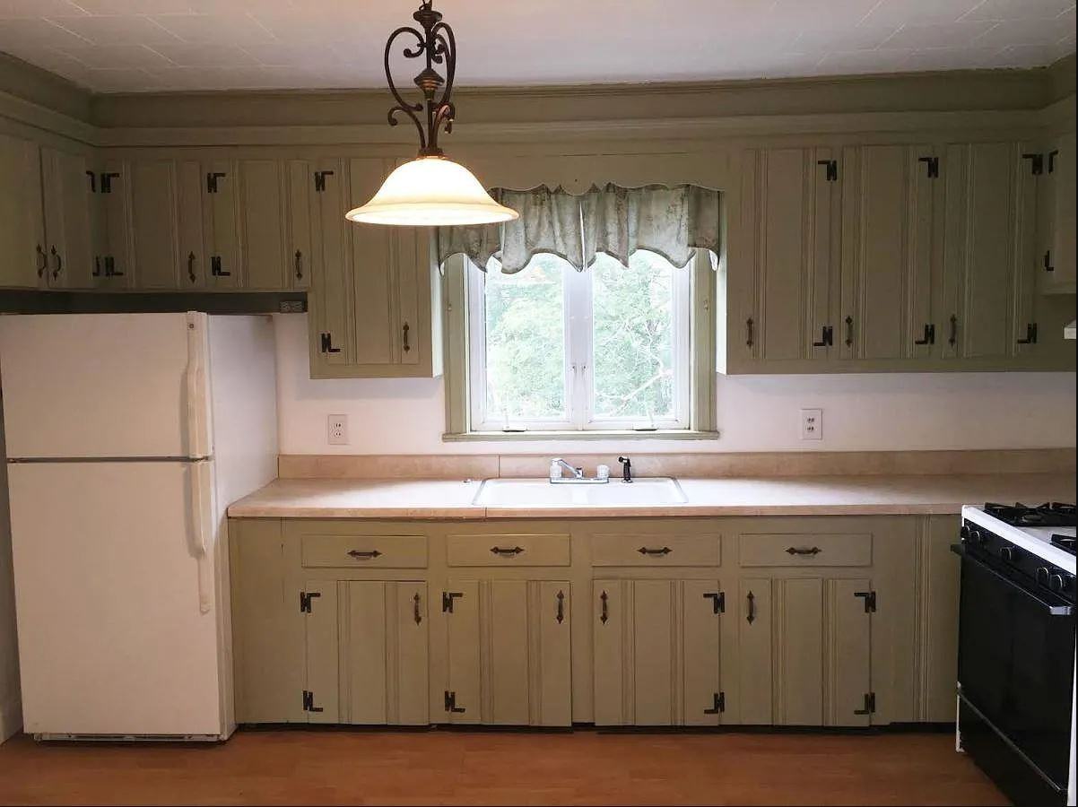 21 Fales St #2 - Photo 2 of 11