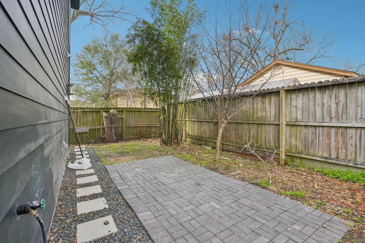 1410A Elliott St - Photo 5 of 14