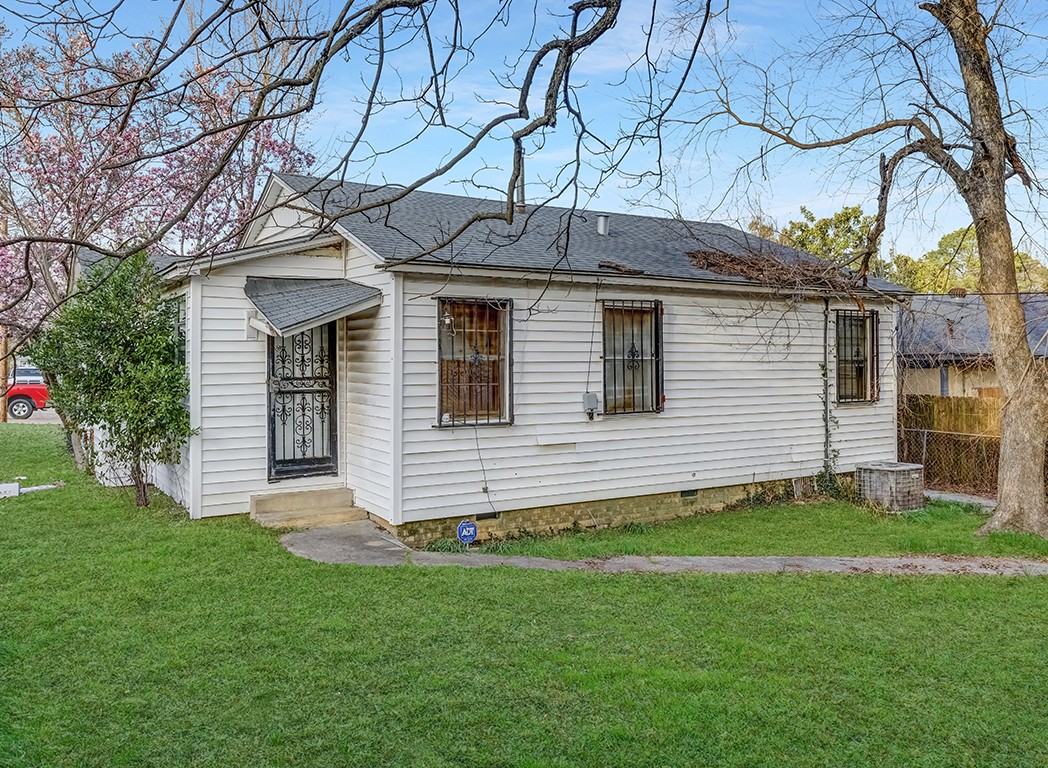 1607 W 17th St #NA - Photo 5 of 9