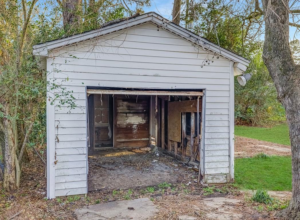 1607 W 17th St #NA - Photo 7 of 9