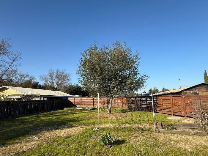 211 Shiloh Rd - Photo 3 of 19