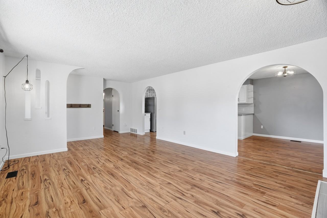 11721 N Lincoln Ct #1 - Photo 5 of 29