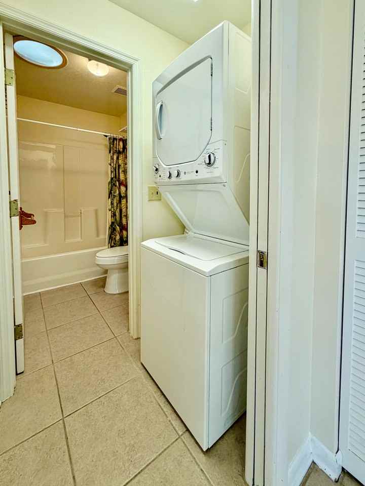 725 Gray St S #B - Photo 5 of 17