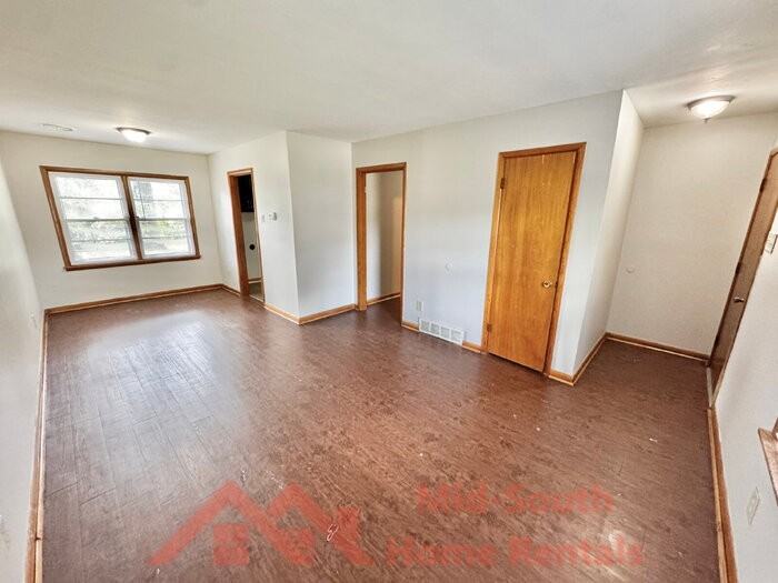 1761 Cornelia Ln - Photo 5 of 20