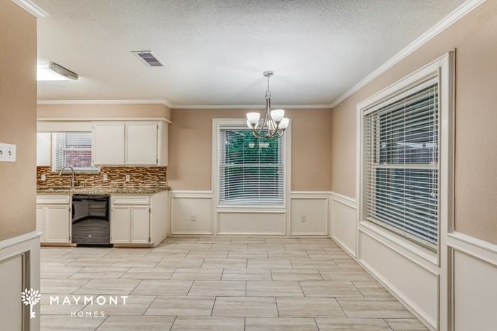 152 Bastrop St - Photo 5 of 13