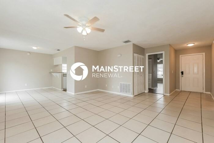 2210 N Merrin St - Photo 4 of 18